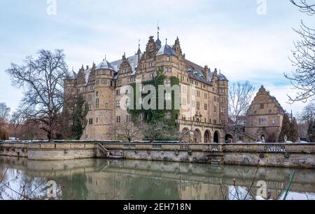 Scenario intorno al castello di Neuenstein a Hohenlohe in inverno Foto Stock