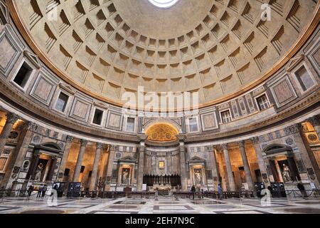 Italia, Roma, Pantheon interno Foto Stock