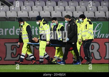 Firenze, Italia. 19 Feb 2021. Riccardo Marchizza di AC Spezia sostituito dopo un infortunio durante ACF Fiorentina vs Spezia Calcio, Serie a di calcio a Firenze, Italia, Febbraio 19 2021 Credit: Independent Photo Agency/Alamy Live News Foto Stock