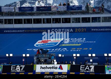 Cortina (BL, Italia. 19 Feb 2021. Cortina (BL), Italia, Labirinti, 19 febbraio 2021, Cortina Tribune durante i Campionati mondiali DI SCI alpino 2021 FIS - Slalom gigante - uomini - gara di sci alpino Credit: Francesco Scaccianoce/LPS/ZUMA Wire/Alamy Live News Foto Stock