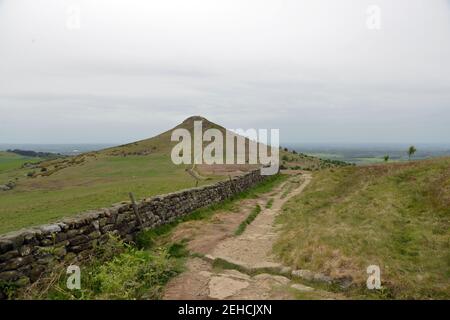 Passeggiata panoramica fino al Roseberry Topping, vicino a Great Ayton, North Yorkshire, Inghilterra, Regno Unito Foto Stock