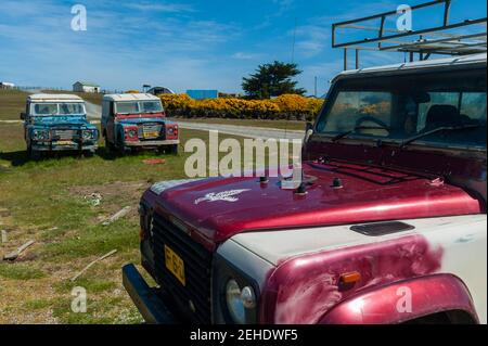 Auto Land Rover in un insediamento vicino a Cape Dolphin, Isole Falkland. Foto Stock