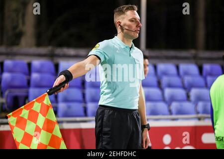 EINDHOVEN, PAESI BASSI - FEBBRAIO 19: Assistente arbitro Marco Ribbink durante la partita olandese di Keukenkampioendivisie tra PSV U23 e FC Den Bosch all'indirizzo Foto Stock