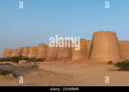 Derawar Fort al tramonto, Yazman Tehsil, Punjab, Pakistan Foto Stock