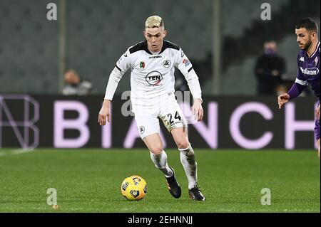 Firenze, Italia. 19 Feb 2021. Firenze, Italia, Stadio Artemio Franchi, 19 febbraio 2021, Nahuel Estevez di AC Spezia in azione durante ACF Fiorentina vs Spezia Calcio - Calcio italiano Serie A match Credit: Matteo Papini/LPS/ZUMA Wire/Alamy Live News Foto Stock