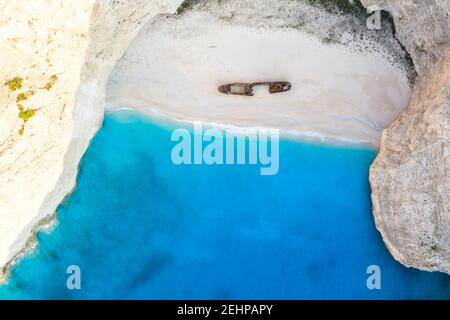 Isola di Zante viaggio viaggio spiaggia vacanze Grecia naufragio baia Navagio copyspace copia spazio sfondo drone vista aerea foto estate Foto Stock