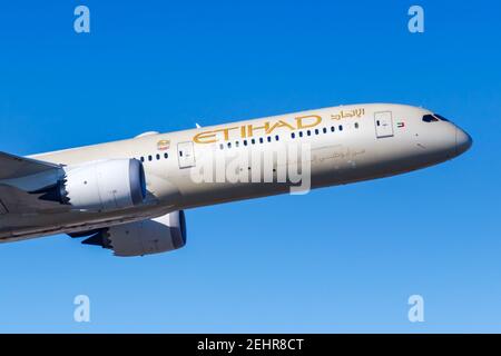 Francoforte, Germania - 13 febbraio 2021: Etihad Boeing 787-10 Dreamliner aereo all'aeroporto di Francoforte (fra) in Germania. Boeing è un aereo americano Foto Stock