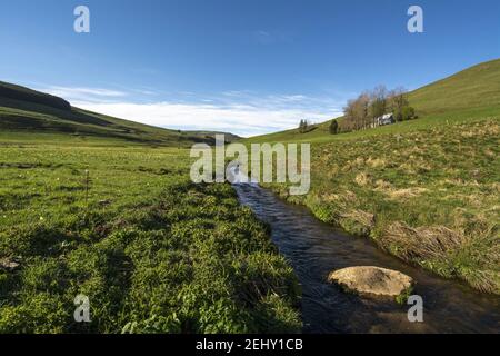 Bella valle di Jassy, Cezallier, a Puy de Dome, Auvergne-Rhone-Alpes, Francia Foto Stock