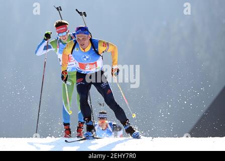 Pokljuka, Slovenia. 20 Feb 2021. Biathlon: Campionato del mondo, relè 4 x 7.5 km, uomini. Erik minore della Germania in azione. Credit: Sven Hoppe/dpa/Alamy Live News Foto Stock