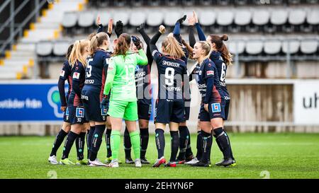 Linkoping, Svezia. 20 Feb 2021. Lingkoping huddle durante una partita amichevole preseason tra Linkoping e AIK a Linkoping Arena in Linkoping Credit: SPP Sport Press Photo. /Alamy Live News Foto Stock