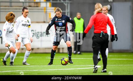 Linkoping, Svezia. 20 Feb 2021. Cornelia Kapocs (n° 23) con la palla durante una partita amichevole preseason tra Linkoping e AIK a Linkoping Arena in Linkoping Credit: SPP Sport Press Photo. /Alamy Live News Foto Stock