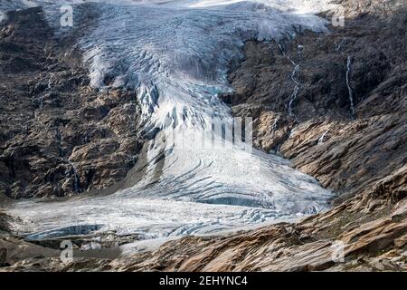 Porta del ghiacciaio di Schlatenkees. Gruppo di montagna Venediger. Osttirol. Alpi austriache. Europa Foto Stock