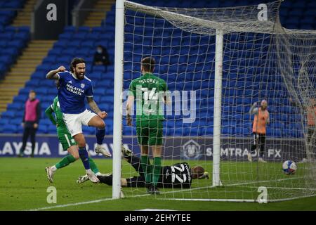 Cardiff, Regno Unito. 20 Feb 2021. Marlon Pack della città di Cardiff segna il suo 3° goal squadre. EFL Skybet Championship, Cardiff City contro Preston North End al Cardiff City Stadium di Cardiff, Galles, sabato 20 febbraio 2021. Questa immagine può essere utilizzata solo per scopi editoriali. Solo per uso editoriale, è richiesta una licenza per uso commerciale. Nessun utilizzo nelle scommesse, nei giochi o nelle pubblicazioni di un singolo club/campionato/giocatore. pic di Andrew Orchard/Andrew Orchard sports photography/Alamy Live news Credit: Andrew Orchard sports photography/Alamy Live News Foto Stock