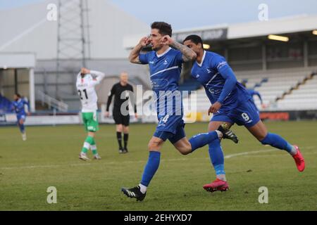 HARTLEPOOL, INGHILTERRA. 20 FEBBRAIO: Hartlepool United's Gavan Holohan celebra dopo aver segnato il loro secondo goal durante la partita Vanarama National League tra Hartlepool United e Yeovil Town a Victoria Park, Hartlepool sabato 20 febbraio 2021. (Credit: Mark Fletcher | MI News) Credit: MI News & Sport /Alamy Live News Foto Stock