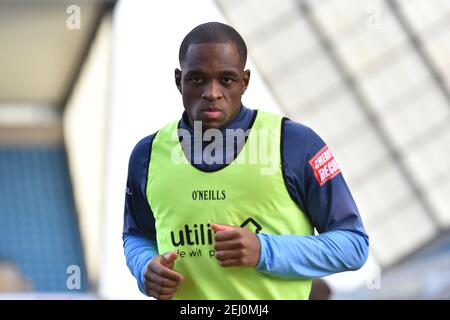 LONDRA, INGHILTERRA. IL 20 FEBBRAIO Uche Ikpeazu del Wycombe si sta riscaldando prima della partita del campionato Sky Bet tra Millwall e Wycombe Wanderers al Den, Londra, sabato 20 febbraio 2021. (Credit: Ivan Yordanov | MI News) Credit: MI News & Sport /Alamy Live News Foto Stock