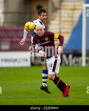 Campionato scozzese - cuore di Midlothian / Morton. Tynecastle Park, Edimburgo, Midlothian, Regno Unito. , . I cuori ospitano Morton nel Campionato Scozzese al Tynecastle Park di Edimburgo. PIC mostra: Hearts' Right Winger, Steven Naismith, si allontana dal centrocampista di Morton, Kyle Jacobs. Credit: Ian Jacobs/Alamy Live News Foto Stock