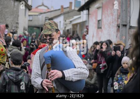 Le feste di Entrudo (o Shrovetide) a Vila Boa (piccolo villaggio nella regione di Trás-OS-Montes di Porggal), una tradizionale festa di carnevale che risale Foto Stock