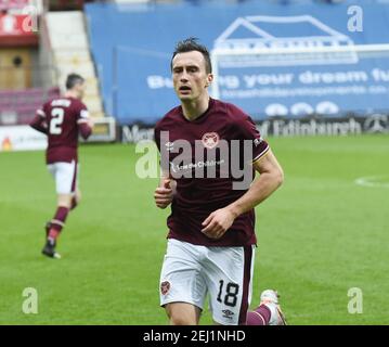 Tynecastle Park, Edimburgo, Scozia. Regno Unito .20- Feb-21. Scottish Championship Match .hearts vs Greenock Morton. Aaron McEneff cuore del Midlothian FC vs Greenock Morton. Credit: eric mcowat/Alamy Live News Foto Stock