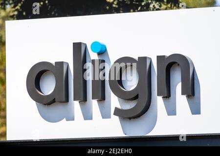 Set 18, 2020 San Jose / CA / USA - Align logo presso la loro sede centrale in Silicon Valley; Align Technology è un produttore di scanner digitali 3D e t Foto Stock