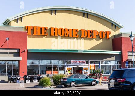 4 dicembre 2020 Antioch / CA / USA - Home Depot store nella zona della baia di San Francisco; Home Depot, Inc. È il più grande rivenditore di miglioramento domestico negli Stati Uniti Foto Stock