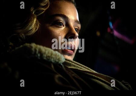 CHLOE GRACE MORETZ IN OMBRA NELLA NUVOLA (2020), DIRETTO DA ROSEANNE LIANG. Credit: Quattro Knights Film / Rhea Film / Album Foto Stock