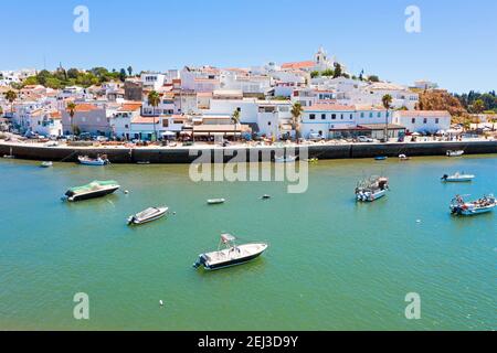 Antenna del village Ferragudo nell' Algarve Portogallo Foto Stock