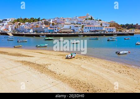 Antenna del village Ferragudo nell' Algarve Portogallo Foto Stock