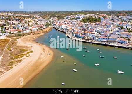 Antenna del village Ferragudo nell' Algarve Portogallo Foto Stock