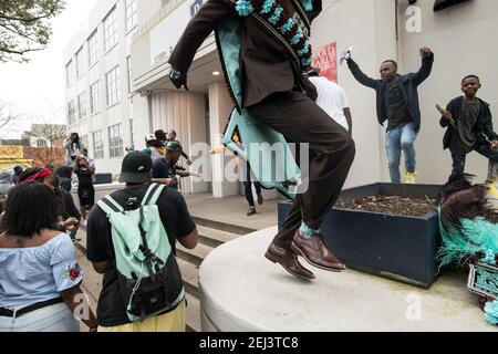 CTC Steppers, New Orleans Social Aid e Pleasure Club Second Line (Secondline) Parade danzatori sulla seconda linea Domenica. New Orleans, Louisiana, Stati Uniti. Foto Stock