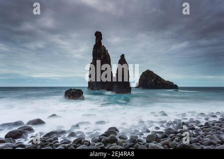 Cataste di mare a Ribeira da Janela, Madeira, Portogallo. Foto Stock