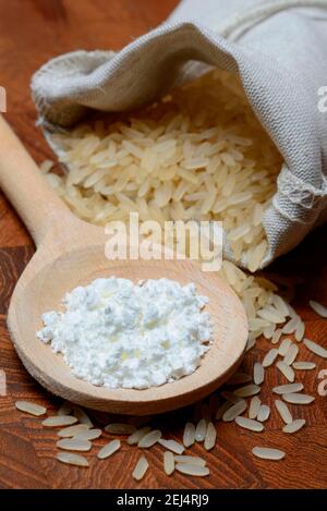 Grani di riso e amido di riso, grani di riso, amido di riso, grano di riso Foto Stock