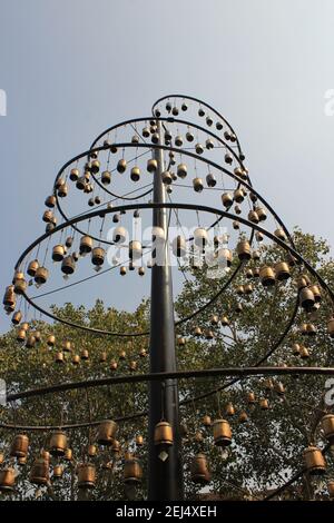 Venti chimes nel Giardino di cinque sensi in nuovo Delhi India Foto Stock