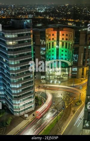 Traffico di strada di Croydon di notte Foto Stock