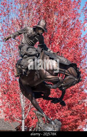 La scultura di regolazione dell'atteggiamento, di Austin Barton, nel centro di Joseph, Oregon. Foto Stock