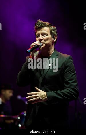 Rick Astley suona sul palco al Camp Bestival 2018, Lulworth Castle, Wareham. Data immagine: Venerdì 27 luglio 2018. Il credito fotografico dovrebbe essere: David Jensen Foto Stock