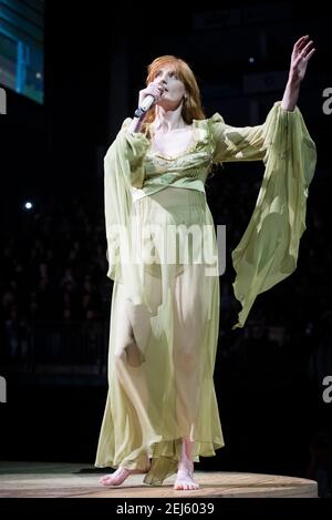 Florence Welch of Florence e The Machine si esibisce dal vivo sul palco della O2 Arena Greenwich, Londra. Data immagine: Giovedì 22 novembre 2018. Il credito fotografico dovrebbe essere: David Jensen Foto Stock