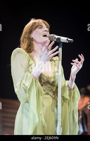 Florence Welch of Florence e The Machine si esibisce dal vivo sul palco della O2 Arena Greenwich, Londra. Data immagine: Giovedì 22 novembre 2018. Il credito fotografico dovrebbe essere: David Jensen Foto Stock