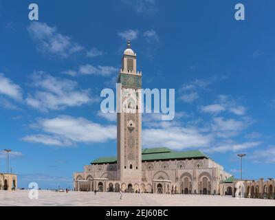 un'inquadratura mattutina ad ampio angolo della moschea di hassan ii a casablanca, morocco Foto Stock