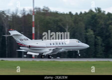 2 Luglio 2019, Mosca, Russia. Aereo Raytheon Hawker 750 NetJets Europe Airline all'aeroporto di Vnukovo a Mosca. Foto Stock