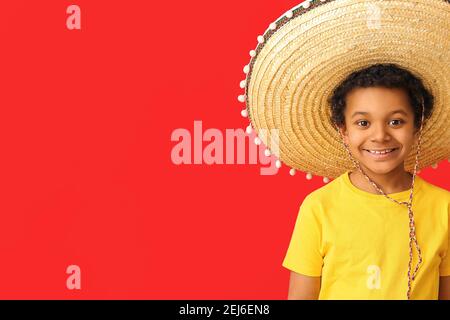 Ragazzo Con Cappello Sombrero Messicano Immagine Stock - Immagine di  latino, coltura: 164032357