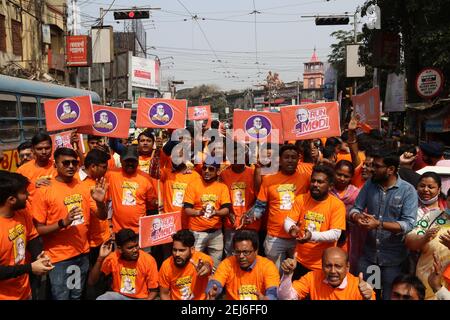 Kolkata, India. 21 Feb 2021. Partito al governo indiano BJP yuva morcha sostenitori 'Run for MODI' ( India primo Ministro Narendra modi) per i prossimi sondaggi di assemblea legislativa del bengala occidentale a Kolkata, India (Foto di Dipa Chakraborty/Pacific Press/Sipa USA) Credit: Sipa USA/Alamy Live News Foto Stock