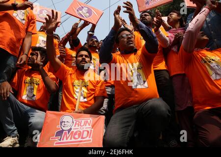 Kolkata, India. 21 Feb 2021. Partito al governo indiano BJP yuva morcha sostenitori 'Run for MODI' ( India primo Ministro Narendra modi) per i prossimi sondaggi di assemblea legislativa del bengala occidentale a Kolkata, India (Foto di Dipa Chakraborty/Pacific Press/Sipa USA) Credit: Sipa USA/Alamy Live News Foto Stock