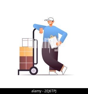 consegnatista in uniforme con carrello e checklist consegna espressa illustrazione vettoriale isolata a lunghezza intera del concetto di servizio Illustrazione Vettoriale