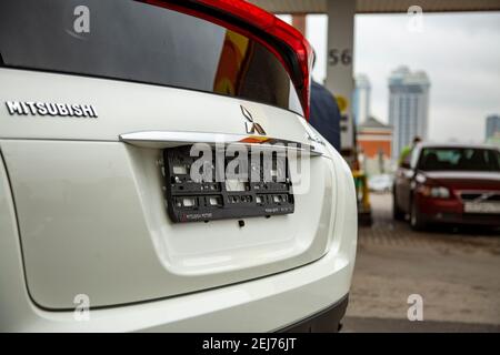 MOSCA, RUSSIA - 30 SETTEMBRE 2019: Ottica posteriore, luci di stop, nuova auto SUV Mitsubishi Eclipse Cross. Foto Stock