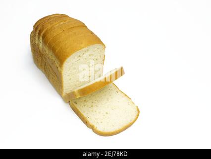 ​​bread senza glutine a fette su fondo bianco Foto Stock