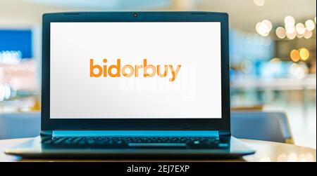 POZNAN, POL - 23 SETTEMBRE 2020: Computer portatile con logo di bidorbuy, un sito web di e-commerce Foto Stock