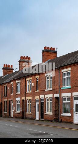 Loughborough, Leicestershire, Inghilterra, Regno Unito. Tipiche case a schiera nel centro della città originariamente costruite per la classe operaia Foto Stock