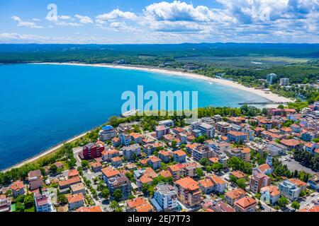 Veduta aerea della cittadina balneare bulgara Primorsko Foto Stock