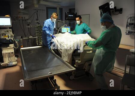 Covid-19 morti in ospedale Foto Stock