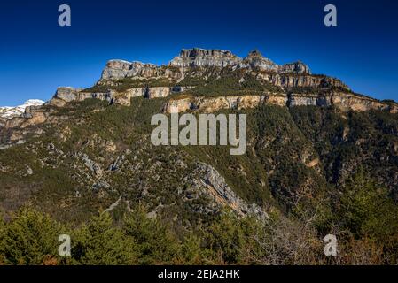 Añisclo Canyon e Monte Perdido in inverno (Ordesa e Monte Perdido Parco Nazionale, Pirenei, Spagna) Foto Stock